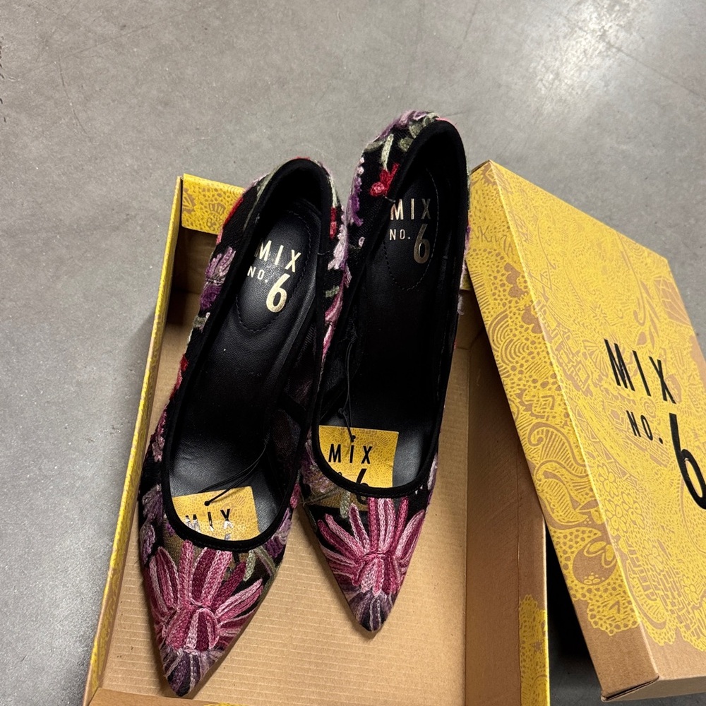 Mix No. 6 Women's Heels - Black and Purple Floral